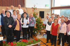 Die Mitglieder des Gesangvereins Ostelsheim luden erstmals zum  Singen von Weihnachtsliedern ein.  Foto: Bausch Foto: Schwarzwälder Bote