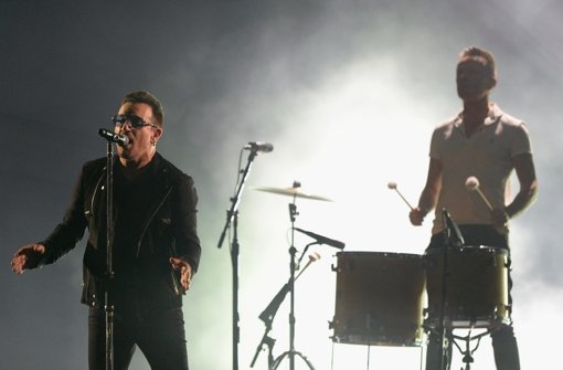 Trauer bei Bono von U2: Der Tourmanager Dennis Sheehan ist tot. Foto: Getty Images Europe
