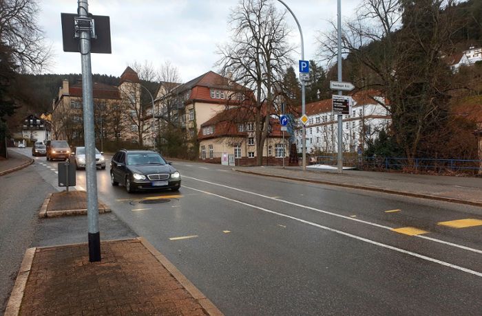 Verkehr in Schramberg: Bürger fordern sicheren Übergang über die B 462 bei der H.A.U.