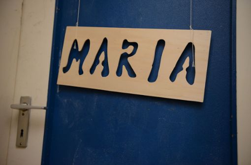 Das Namensschild der verschwundenen Maria hing an ihrer Zimmertür in der Wohnung der Mutter.  Foto: dpa