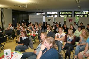Das Kulturcafé im Maria von Linden-Gymnasiums war beim Neustart sehr gut besucht.  Foto: Schule Foto: Schwarzwälder-Bote
