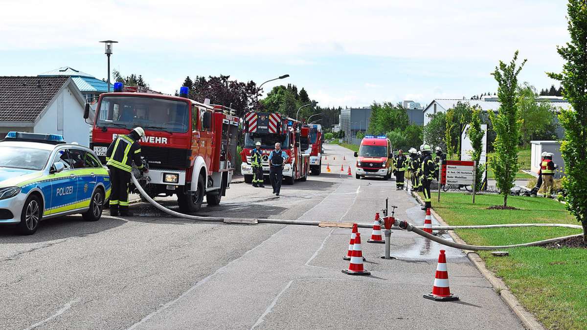 Firma Hinzsch in Mönchweiler: Brand setzt Gewerbegebiet in Aufregung