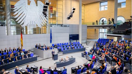 Wie gehen die Bundestagsabgeordneten mit der AfD um? Der Abgeordnete Klaus Mack berichtet, wie er die AfD sieht. Foto: Christoph Soeder/dpa