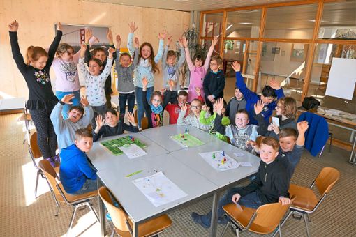 Mit Begeisterung macht die Klasse 3 der Josef-Hebting-Schule in Vöhrenbach beim bundesweiten Wettbewerb Ackern für die Vielfalt mit.   Foto: Ketterer Foto: Schwarzwälder Bote