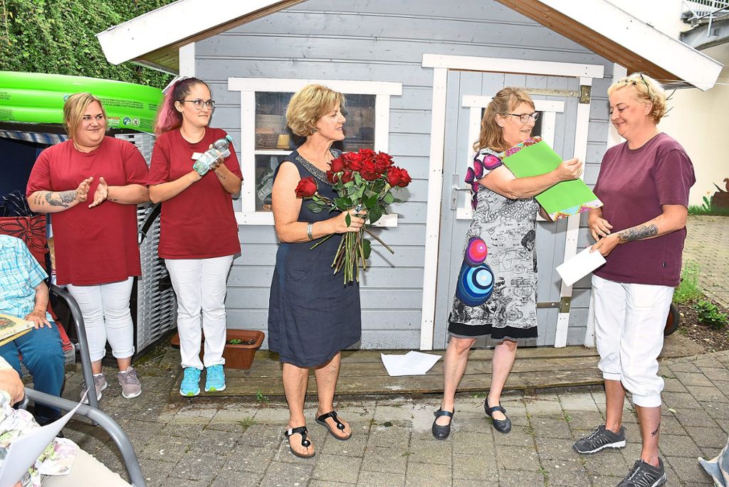 Bei der Ehrung für Mitarbeiter im Pflegehaus Rosengarten (von links) Agneta Chami, Clarissa Avendano, Ulrike Baijs, Heidi Busch, Britta Ziefle. Fotos: Baiker
