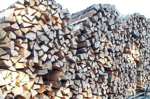 Gesucht – aufgearbeitetes, trockenes Brennholz für den nächsten Winter Foto: Edwin Haag