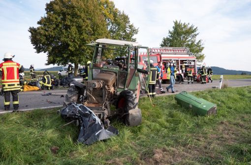Der Traktor wurde beim Unfall von der Straße abgewiesen.  Foto: Heidepriem