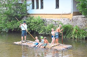 Auch ein Tag mit den Schiltacher Flößern wird in den Sommerferien angeboten.  Foto: Fritsche Foto: Schwarzwälder Bote
