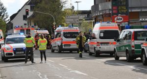 Rettungskräfte am Unfallort in Bad Krozingen. Foto: Patrick Seeger/dpa