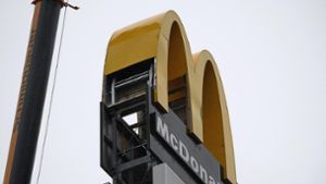 Schon vor Sturmnacht Mängel an McDonald’s-Schild?