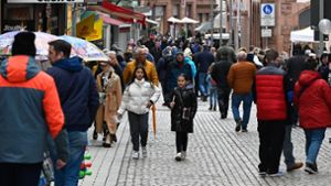 Hunderte Besucher flanierten am Blütensonntag durch die Lahrer Marktstraße. Foto: Baublies
