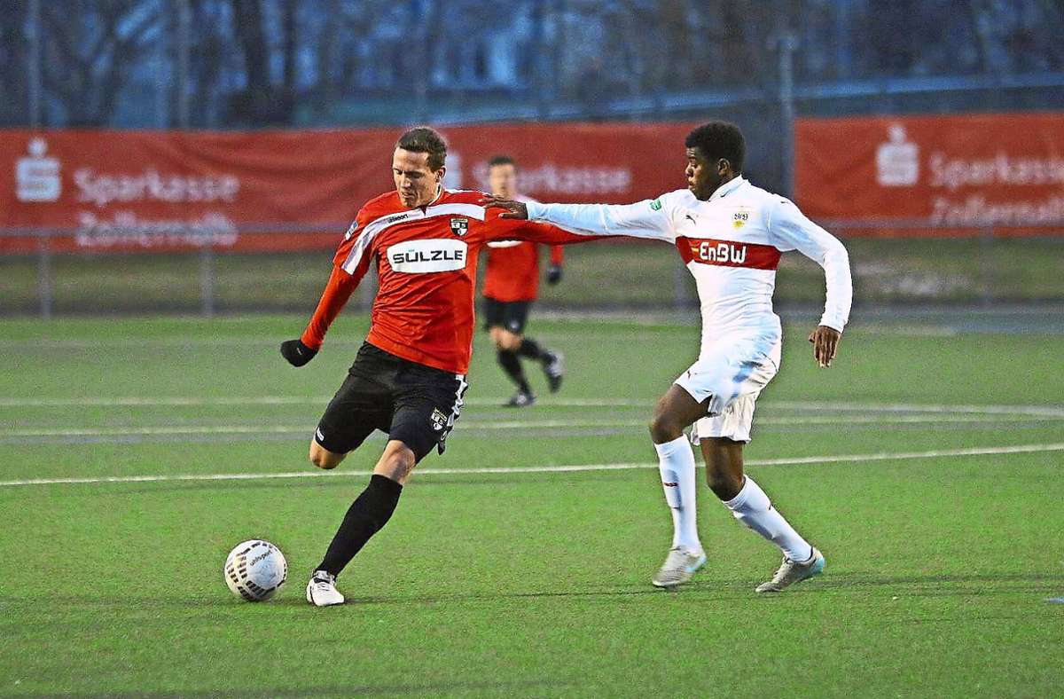 Lysander Skoda – heute für den VfL Nagold am Ball – erzielte 2016 den 1:0-Treffer für die Mannschaft von Wolfgang Schneck. Foto: Kara