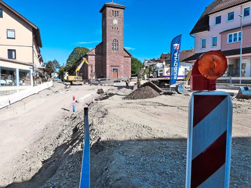 Die Baustelle in Schömberg wird wohl erst zwei Wochen später fertig als geplant.  Foto:  Oehler