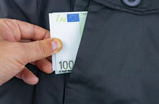 Mehrere hundert Euro Bargeld wurden geklaut. Foto: © malaha.art –­stock.adobe.com