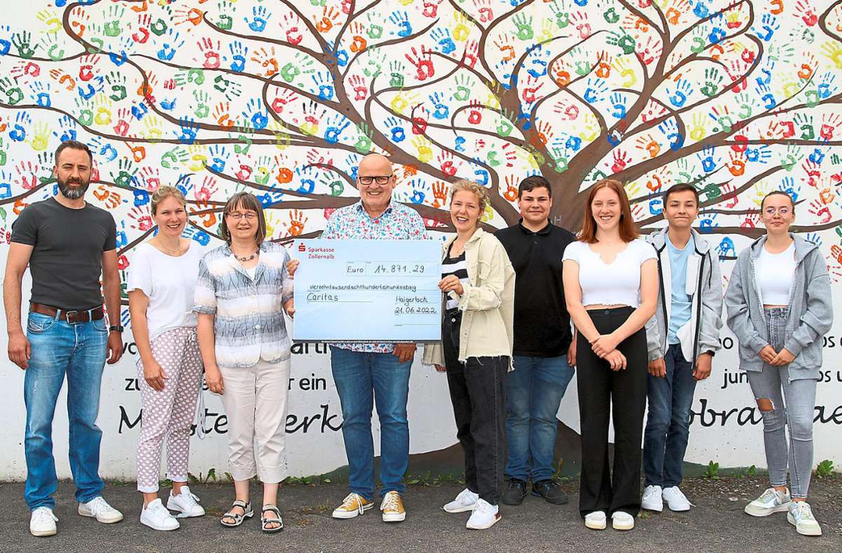 Gymnasium Haigerloch läuft: Spendenlauf ergibt 15000 Euro für die Ukraine-Hilfe der Caritas