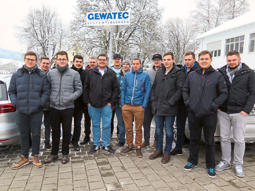 Die Industriemeister der Feintechnikschule in Schwenningen besuchen die Firma Gewatec in Wehingen auf dem Heuberg. Foto: Feintechnikschule Foto: Schwarzwälder Bote