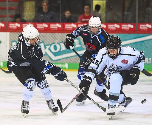 Die Schwenninger Eishockey-Schüler werden gegen Heilbronn alles geben.  Foto: Kienzler Foto: Schwarzwälder-Bote