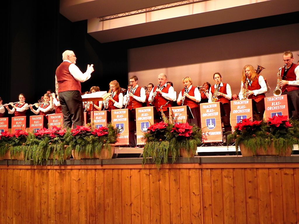 Das Trachtenblasorchester unter der Leitung von Arno Horn bewies beim Weihnachtskonzert seine Vielseitigkeit. Foto: Blaich Foto: Schwarzwälder-Bote