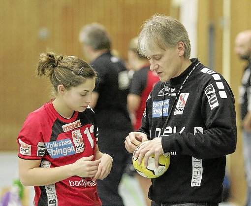 Zum letzten Mal für die HSG in der 3. Liga im Einsatz: Susanne Kirschbaum und Trainer Oliver Lebherz Foto: Kara Foto: Schwarzwälder-Bote