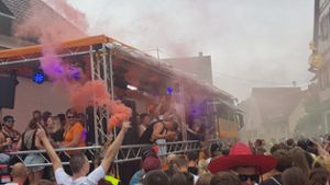 Beatparade: Tausende Raver ziehen durch Ort