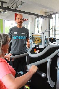 Alexander Hoferer hat seinen Fitness Turm in Haslach von Anfang an zur Gesundheitsvorsorge ausgerichtet.  Foto: Störr