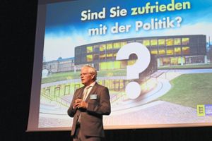 Emil Sänze appelliert in seinem Vortrag an den politischen Mitbestimmungswillen der Zuhörer. Foto: Alt