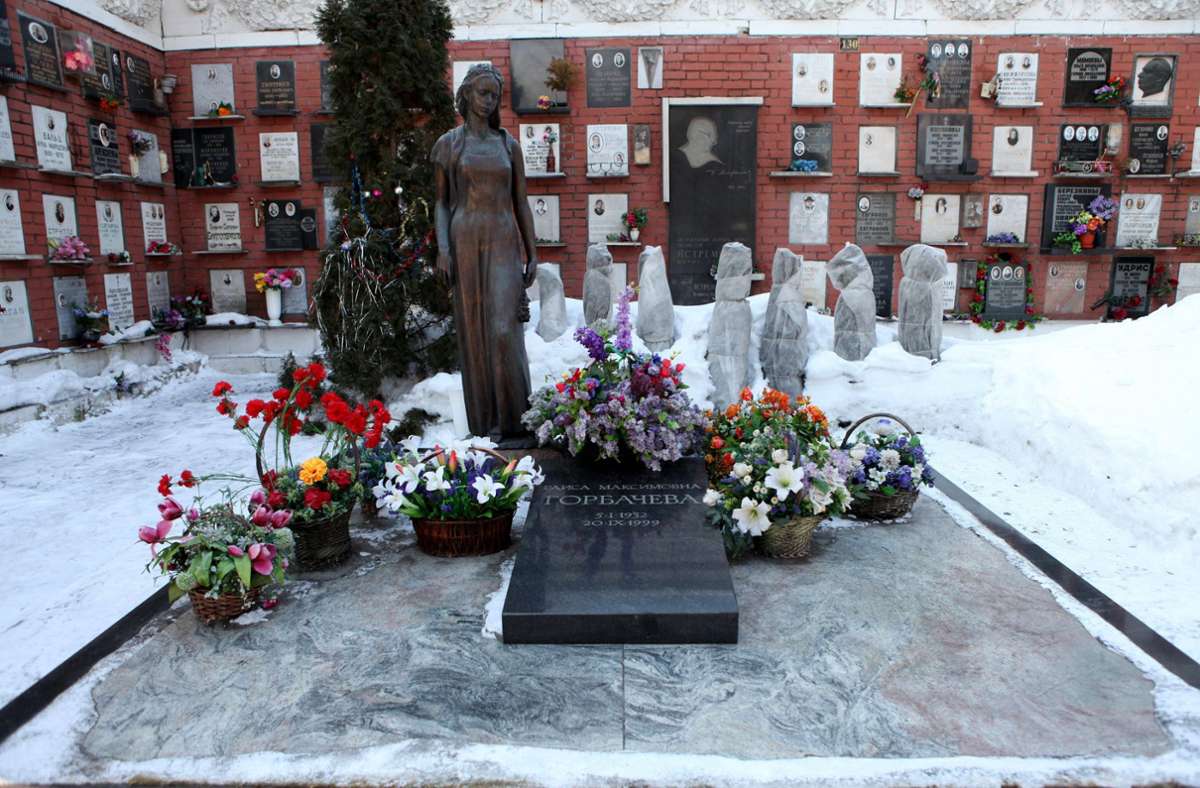 Das Grab von Raissa Gorbatschowa (1932–1999), Ehefrau von Michail Gorbatschow