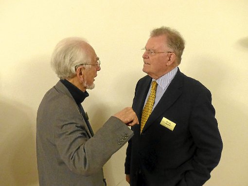 Erhard Eppler (links) und Erwin Teufel im Gespräch  Foto: Kötting Foto: Schwarzwälder-Bote