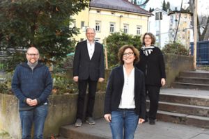 Friedrich Ruff (von links) gehört nun mit Dirk Weigold, Anne Pahlke und Xenia Werkmeister (hinten) zum Führungsteam des Gymnasiums am Rosenberg. Foto: Cools Foto: Schwarzwälder Bote