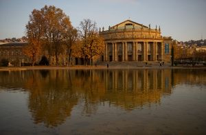 Die Sanierung des Opernhauses vom Staatstheater Stuttgart könnte sehr teuer werden.  Foto: dpa