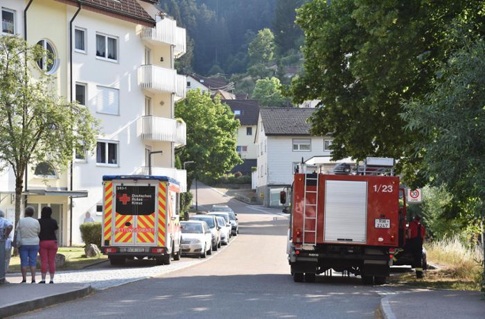 Toter liegt lange in Wohnung: Feuerwehr Schramberg zur Türöffnung angefordert