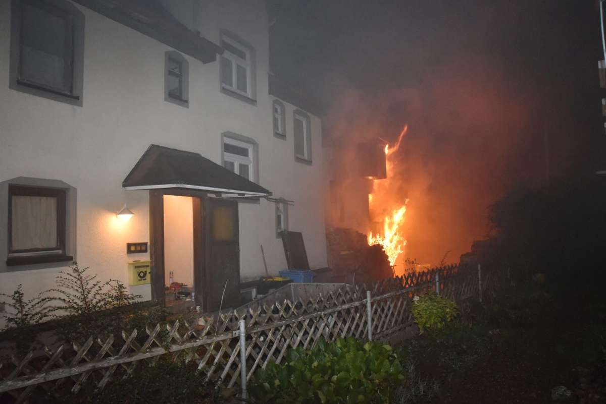 Großeinsatz der Feuerwehr: Wohnhaus in Aichhalden brennt völlig aus