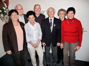 Vorsitzende Christel Greve (rechts) hat mehrere Mitglieder des Kneippvereins Albstadt geehrt. Foto: Groh Foto: Schwarzwälder-Bote