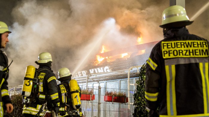 Großbrand zerstört Burger-King-Restaurant