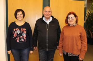 Die Fraktionssprecher Kornelia Ullmann (FBV, von links), Axel Plocher (FWV) und Andrea Kopp (CDU) präsentierten die Ansichten des Gemeinderats zum Haushaltsplan 2023. Foto: Fahrland