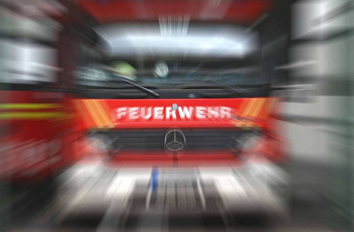 Reutlingen: Feuerwehrmann und drei Bewohner bei Wohnhausbrand verletzt