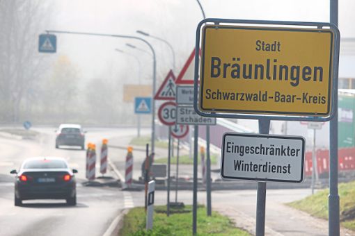 Links im Bild ist das Tempo-30-Schild zu sehen. Wer allerdings von Hüfingen kommt und in die Bregenbergstraße einbiegt, hat davon keine Kenntnis.  Foto: Simon Foto: Schwarzwälder Bote