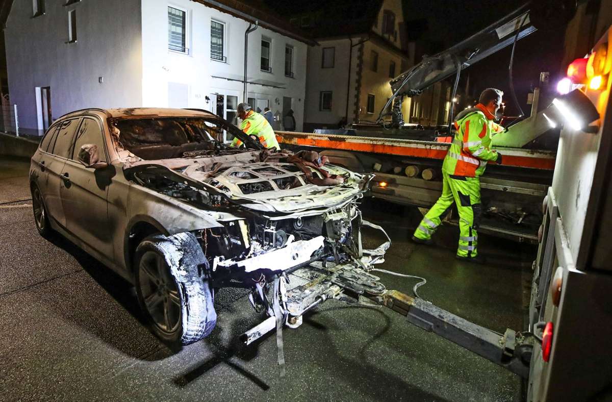 Dieser BMW hat in einer Schwenninger Tiefgarage gebrannt. Der Nutzer, ein Angehöriger der Freiwilligen Feuerwehr, hat ihn wohl selbst angezündet. Foto: Marc Eich