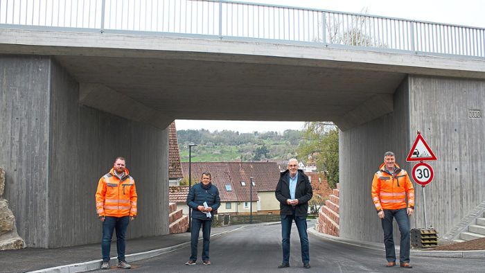 Zweigleisige Brücke in Ostelsheim eingeweiht