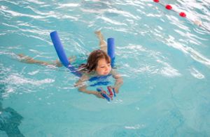 Der Bürgerverein organisierte kurzfristig einen Ferienschwimmkurs für Anfänger, bei dem 21 Kinder einen kostenlosen Schwimmkurs erhielten. Foto: © Image’in -stock.adobe.com