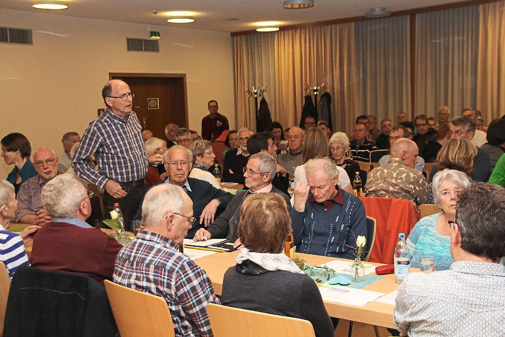 Heftig diskutiert wurde bei der Jahreshauptversammlung der Sektion Schwarzwald des Deutschen Alpenvereines für und wider eine Zusammenarbeit mit dem Injoy-Betreiber ­Göppinger.   Fotos: Heinig
