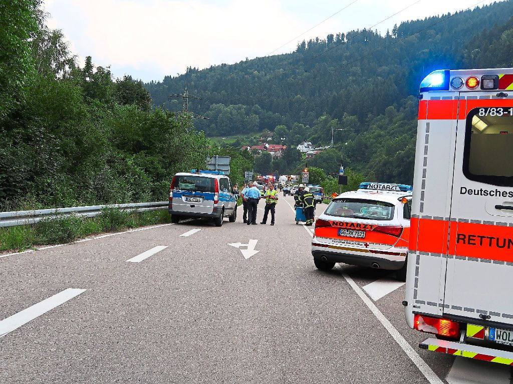 Bei einem Unfall am Wolfacher Tunnel ist eine Autofahrerin schwer verletzt worden.