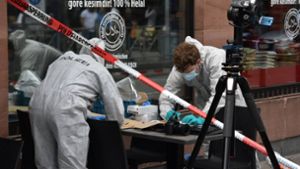 Nach der tödlichen Eskalation einer Personenkontrolle mitten in der Mannheimer Innenstadt sichern Beamte die Spuren. Foto: 7aktuell.de// Friedrichs