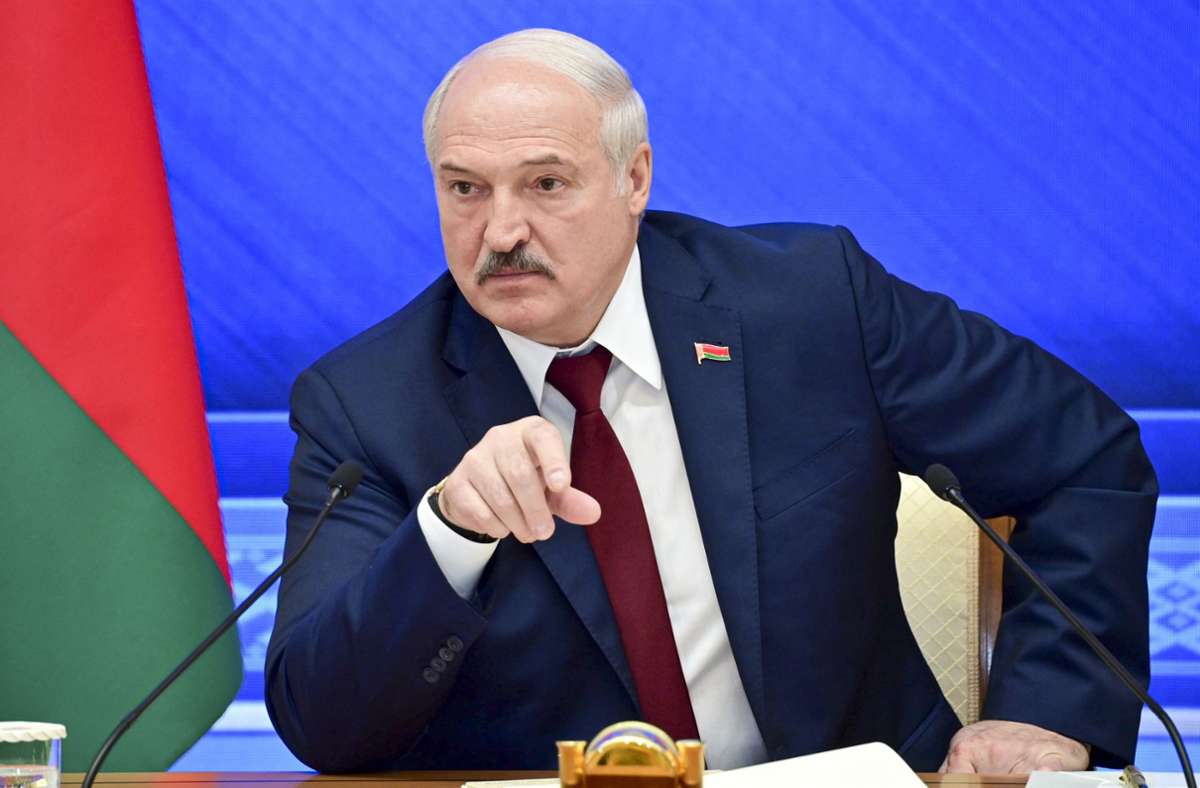 Präsident Alexander Lukaschenko von Belarus schreibt dem Westen die Verantwortung für den Krieg in der Ukraine zu. (Archivbild) Foto: dpa/Andrei Stasevich