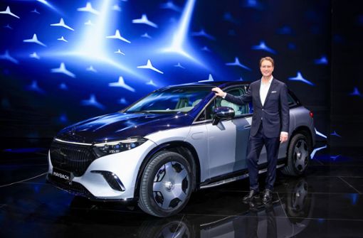 In Shanghai stellte Mercedes-Chef Ola Källenius den Maybach EQS SUV vor. Das Luxus-Elektromodell soll Mercedes eine bessere Position auf Chinas E-Automarkt verschaffen. Foto: dpa
