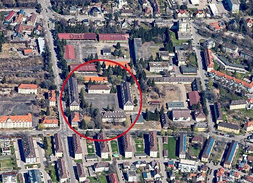 Auf einem Teil des Mangin-Areals in Villingen (roter Kreis) werden Ämter der Stadt untergebracht. Foto: Götz