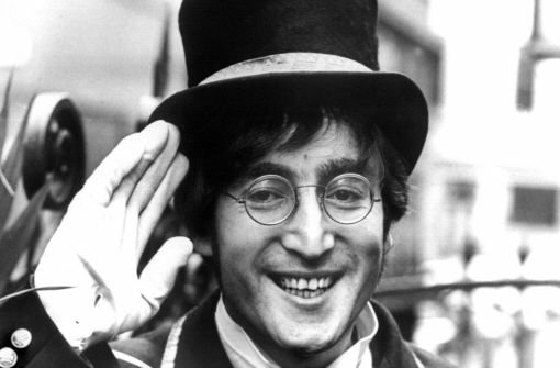 Romantiker und Rebell: John Lennon im November 1966. Klicken Sie sich durch die Bildergalerie zum einstigen Beatles-Bandleader. Foto: dpa