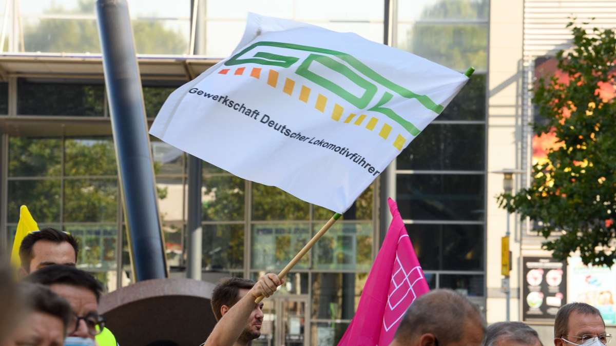Nach Warnstreik bei Deutscher Bahn: Bahngewerkschaft GDL lässt über unbefristete Streiks abstimmen