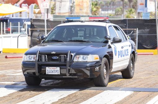 Die Polizei verhaftete den Schützen in Arizona. (Symbolbild) Foto: Shutterstock/Maciej Bledowski