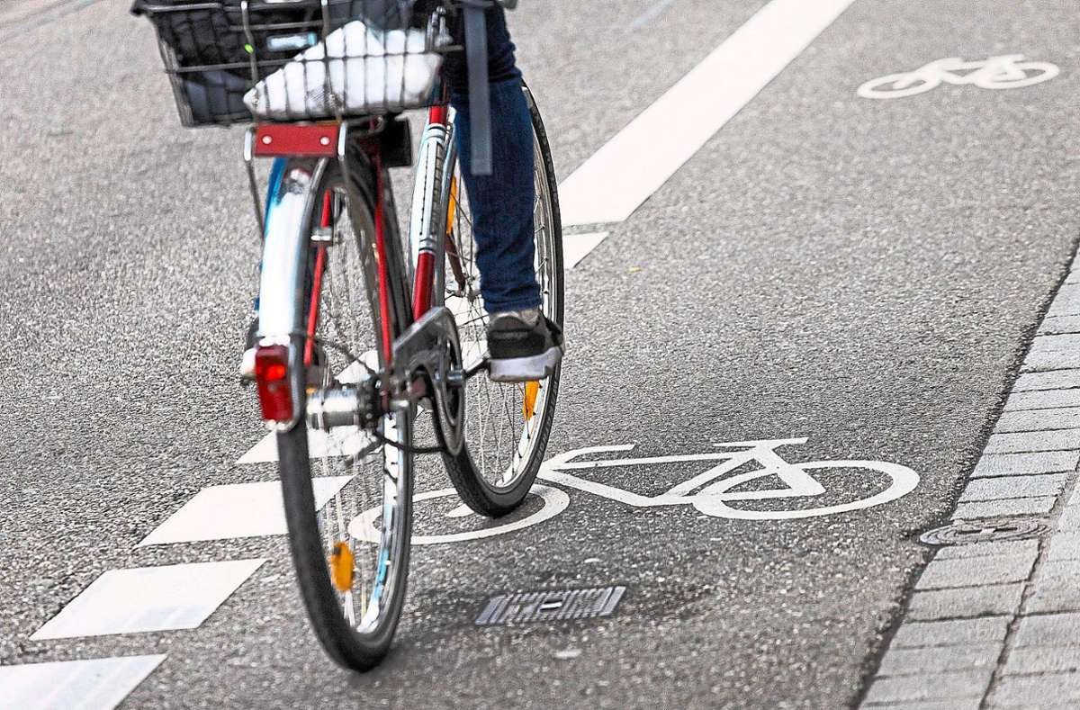 Für einen Radfahrstreifen sind die Straßen in Baiersbronn zu schmal (Symbolbild). Foto: Ditfurth